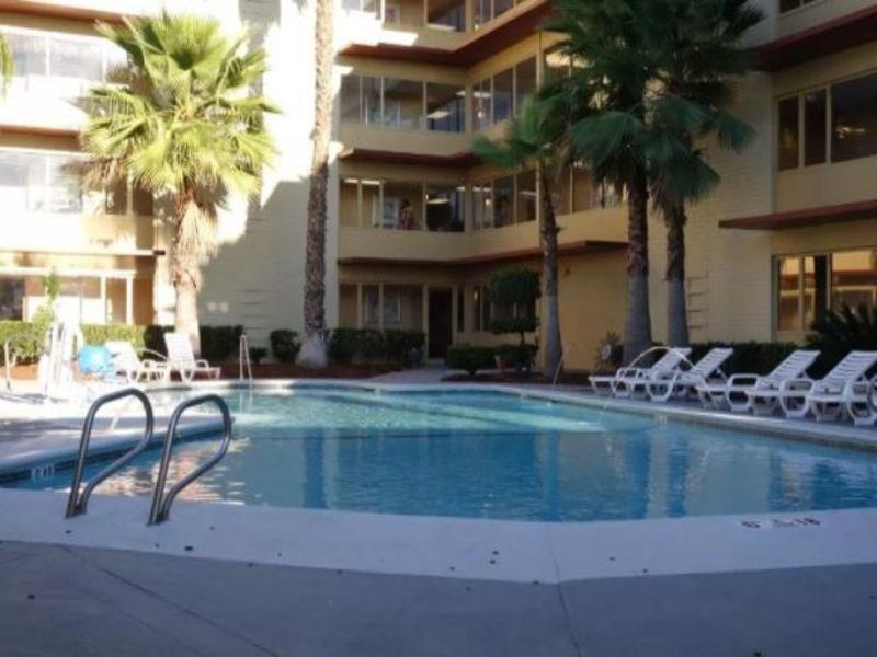 Готель Ramada By Wyndham Sacramento North Highlands Екстер'єр фото
