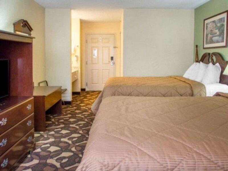 Готель Ramada By Wyndham Sacramento North Highlands Екстер'єр фото