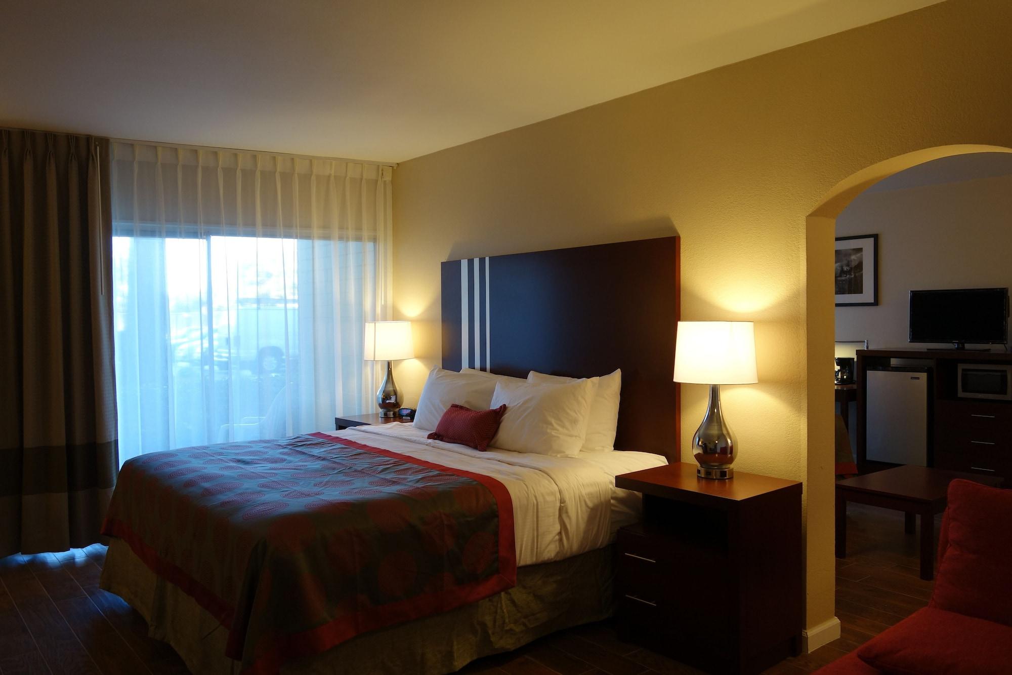 Готель Ramada By Wyndham Sacramento North Highlands Екстер'єр фото