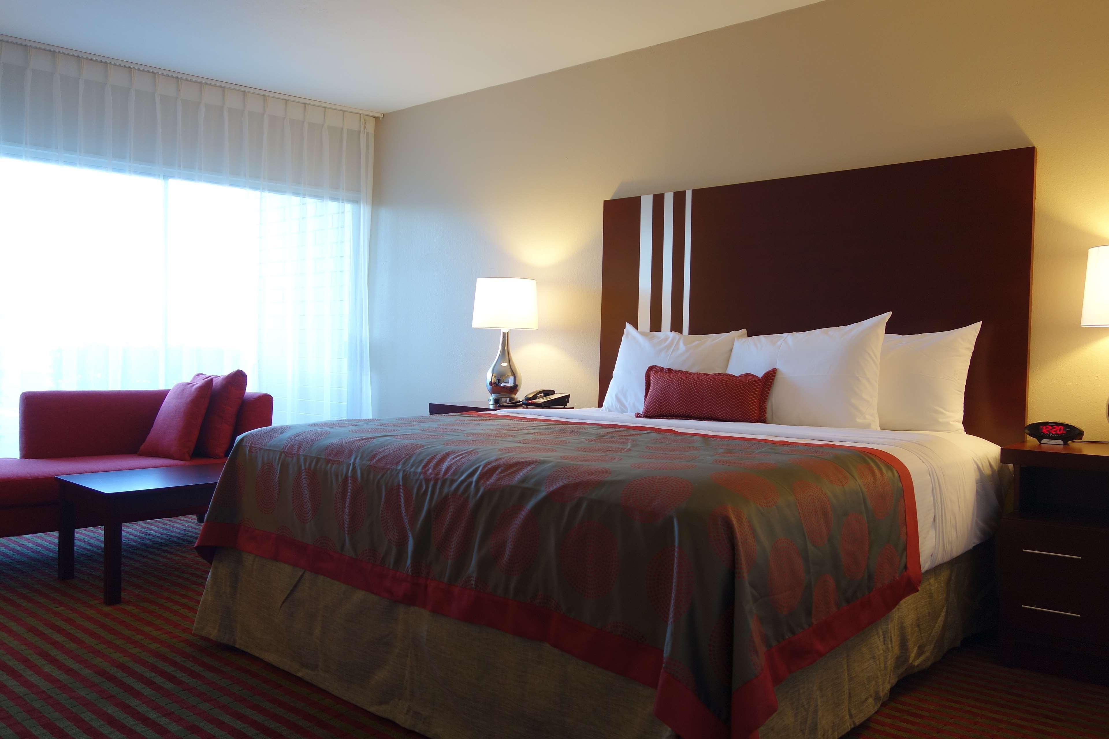 Готель Ramada By Wyndham Sacramento North Highlands Екстер'єр фото