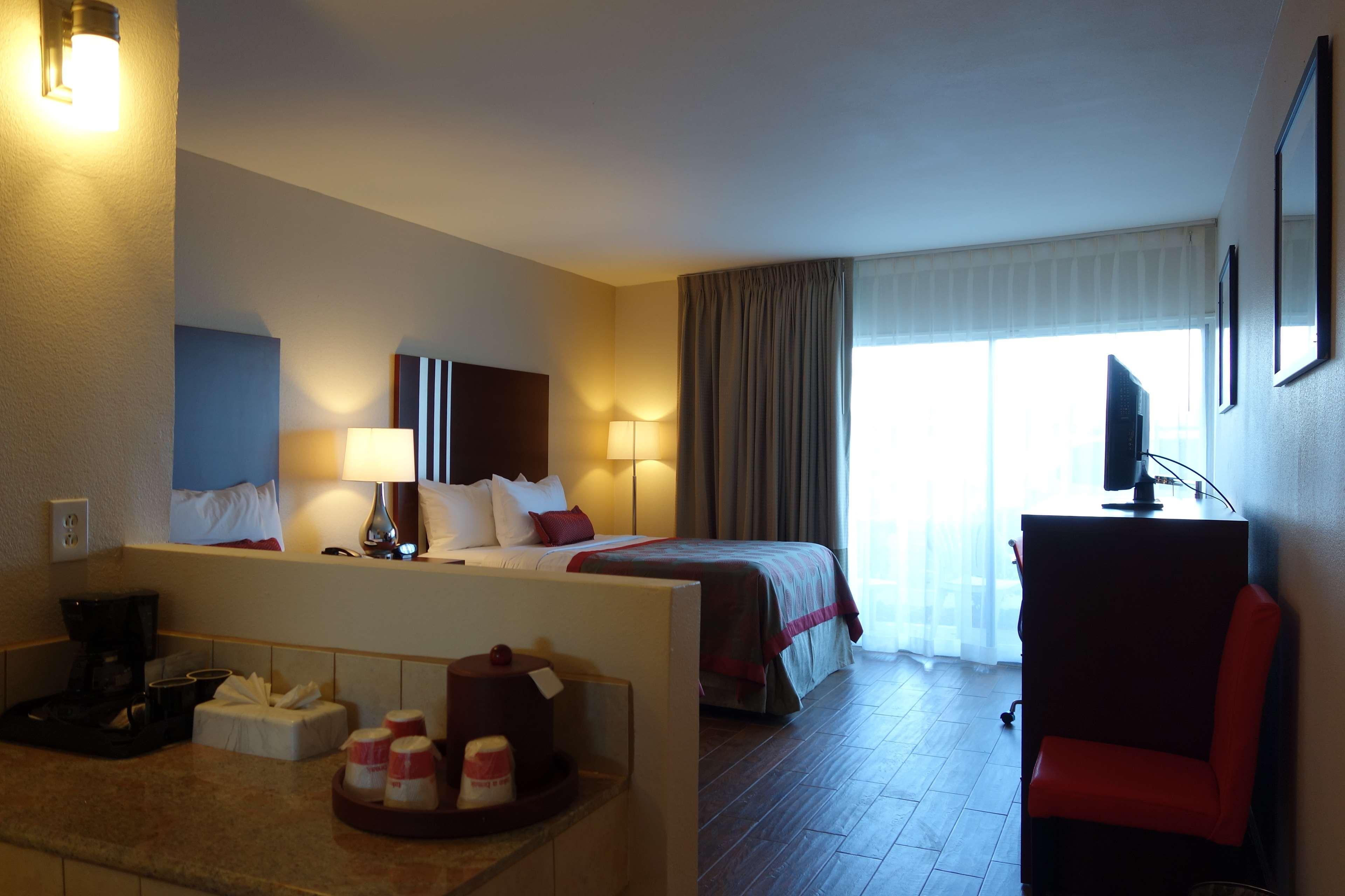 Готель Ramada By Wyndham Sacramento North Highlands Екстер'єр фото