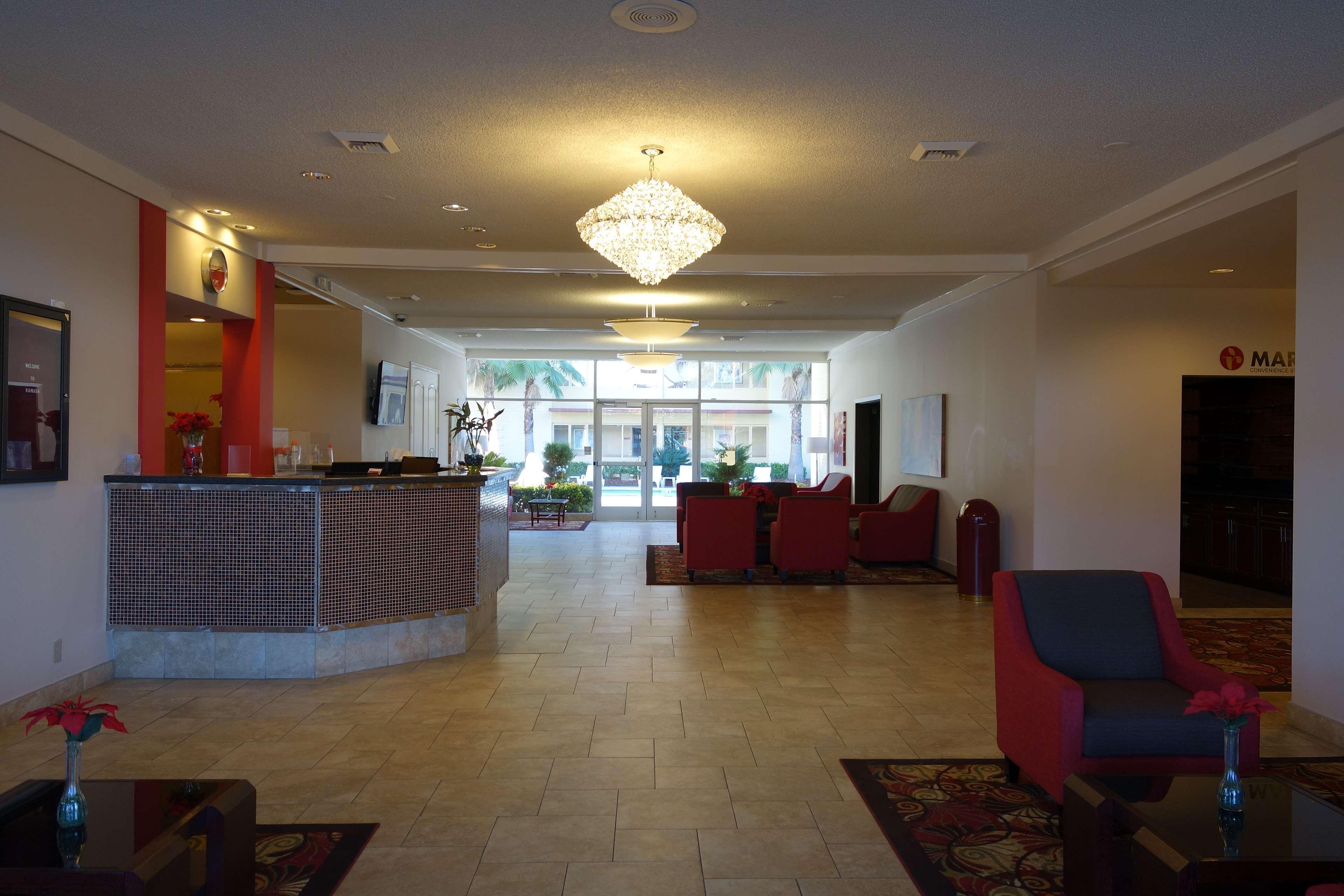 Готель Ramada By Wyndham Sacramento North Highlands Екстер'єр фото