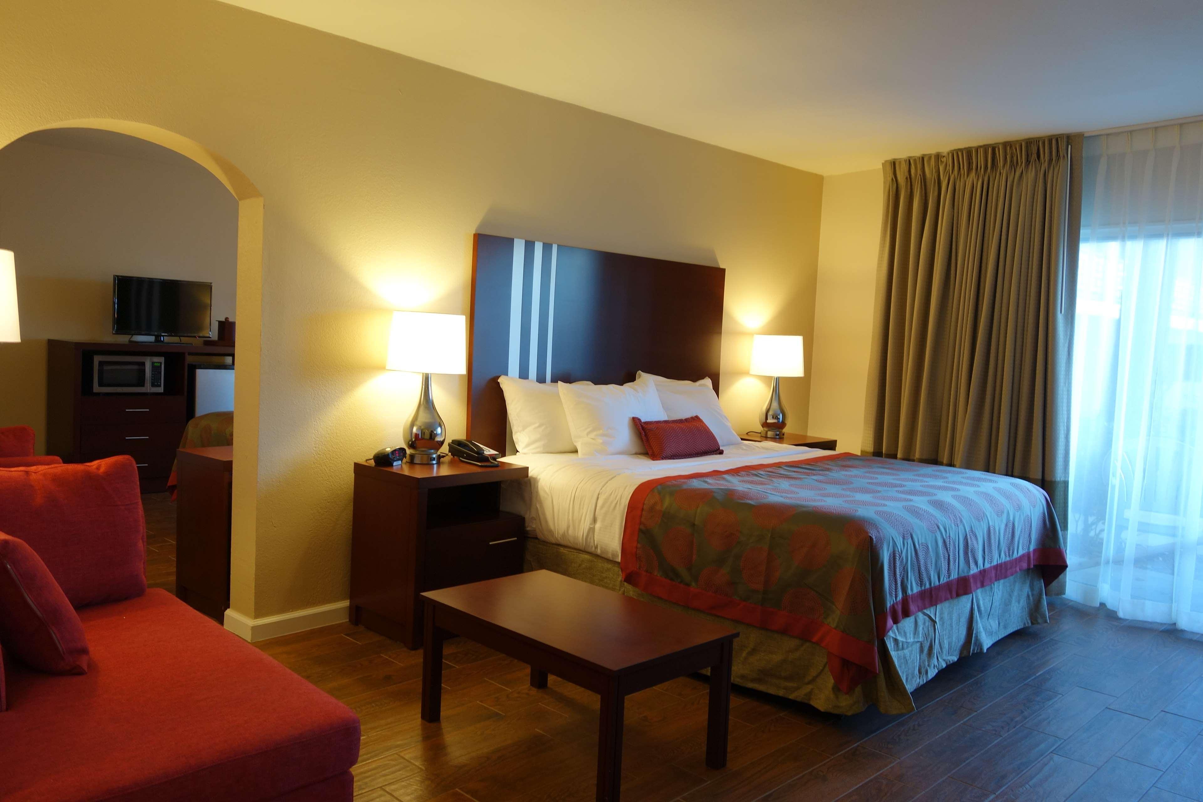 Готель Ramada By Wyndham Sacramento North Highlands Екстер'єр фото